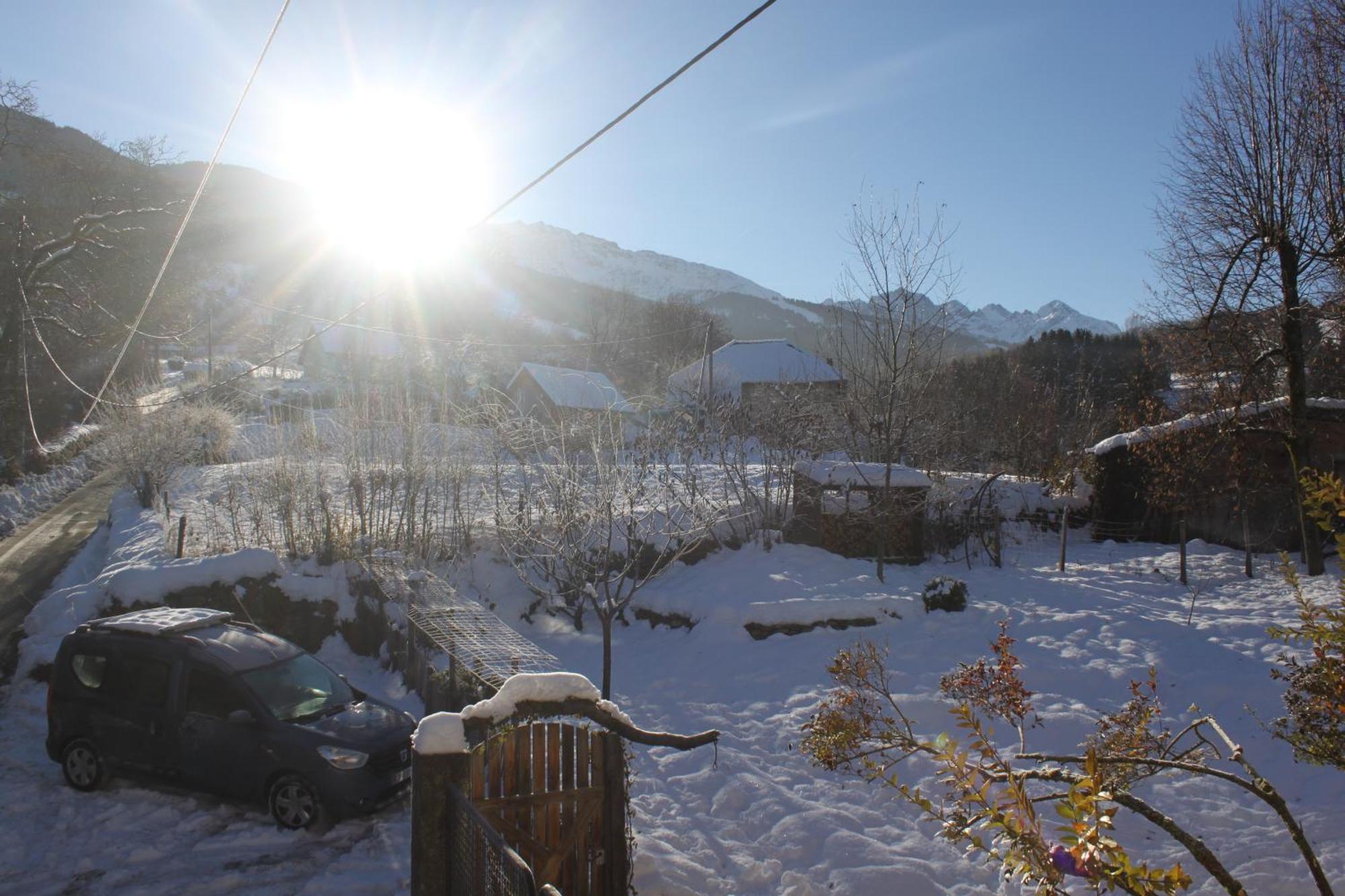 Belladone Guest House Theys Les 7 Laux ภายนอก รูปภาพ
